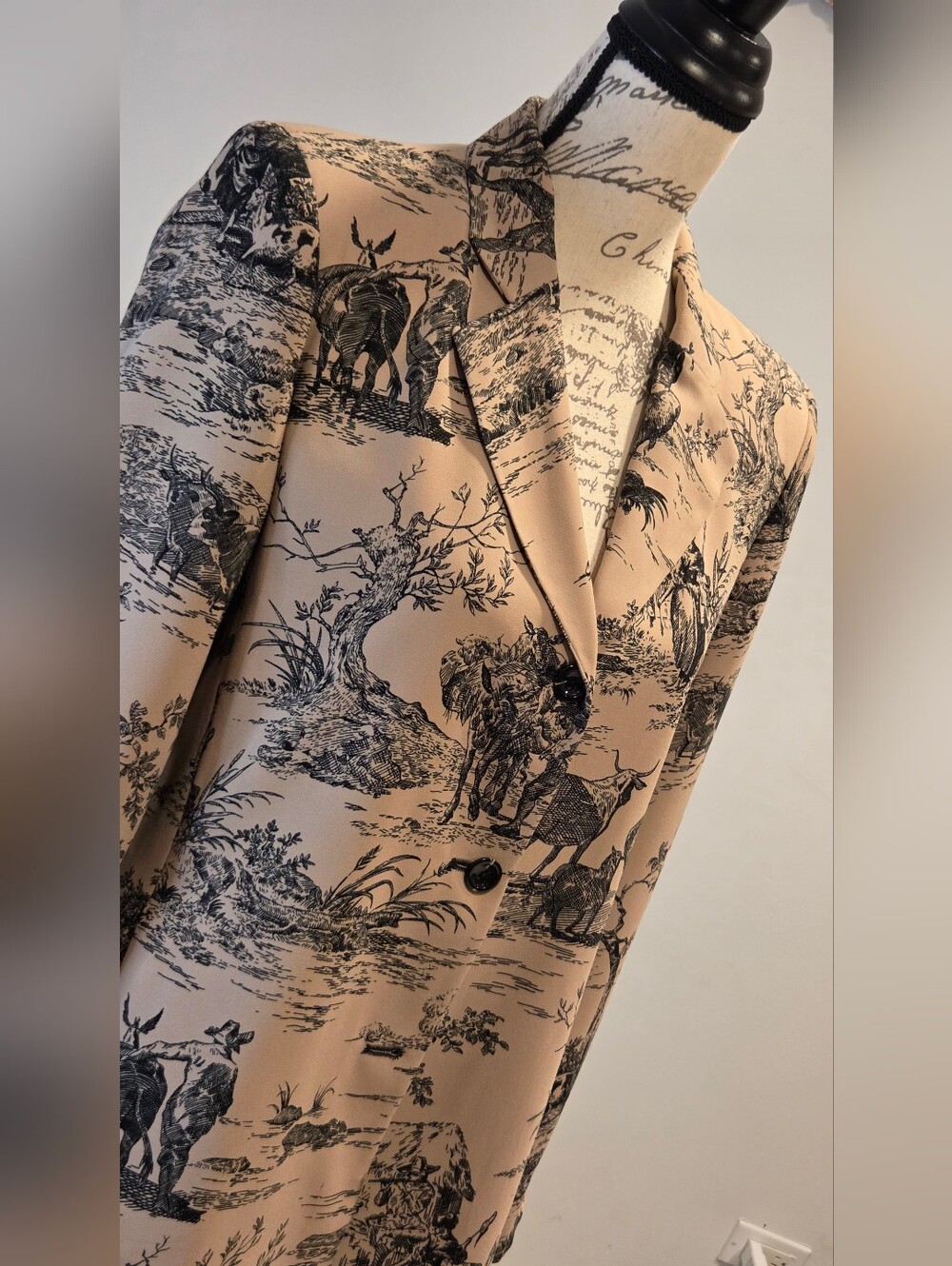 Barve Benard Printed Tan Toile Blazer Jacket - Women's Tailored Coat,Size 8 - Picture 9 of 15